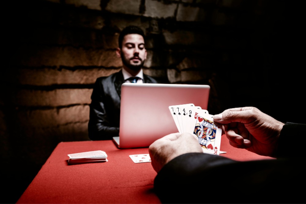 Poker Online vs Live Poker